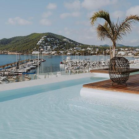 Aguas De Ibiza Grand Luxe Hotel - Small Luxury Hotel Of The World Santa Eularia des Riu Esterno foto View of Portals Nous