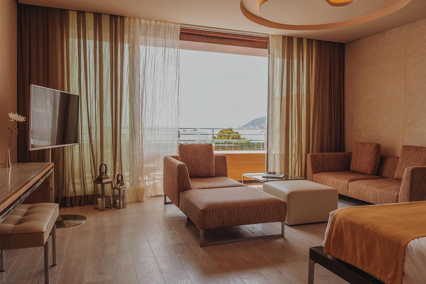 Aguas De Ibiza Grand Luxe Hotel - Small Luxury Hotel Of The World Santa Eularia des Riu Camera foto A room at the hotel