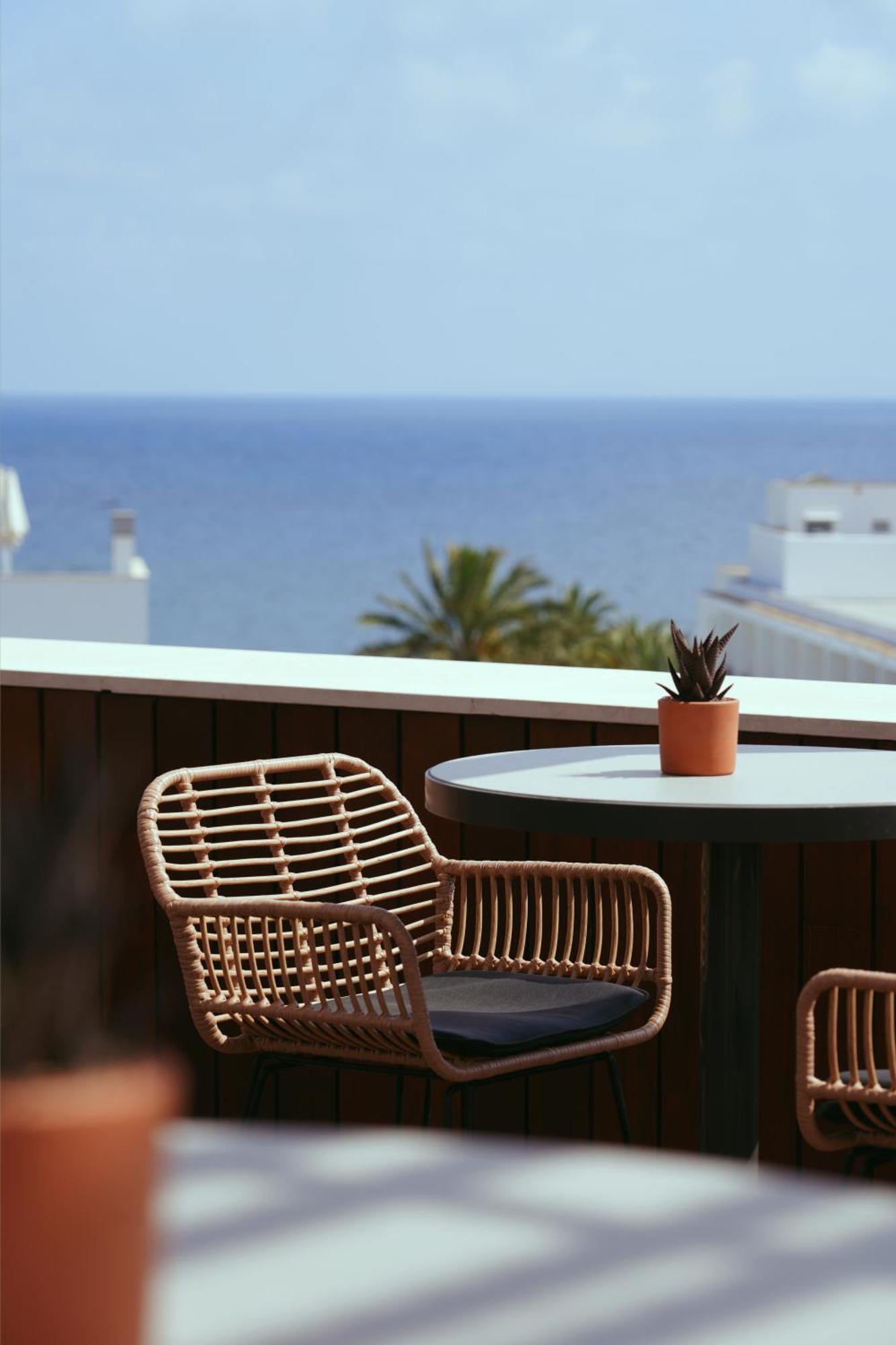 Aguas De Ibiza Grand Luxe Hotel - Small Luxury Hotel Of The World Santa Eularia des Riu Esterno foto Hotel