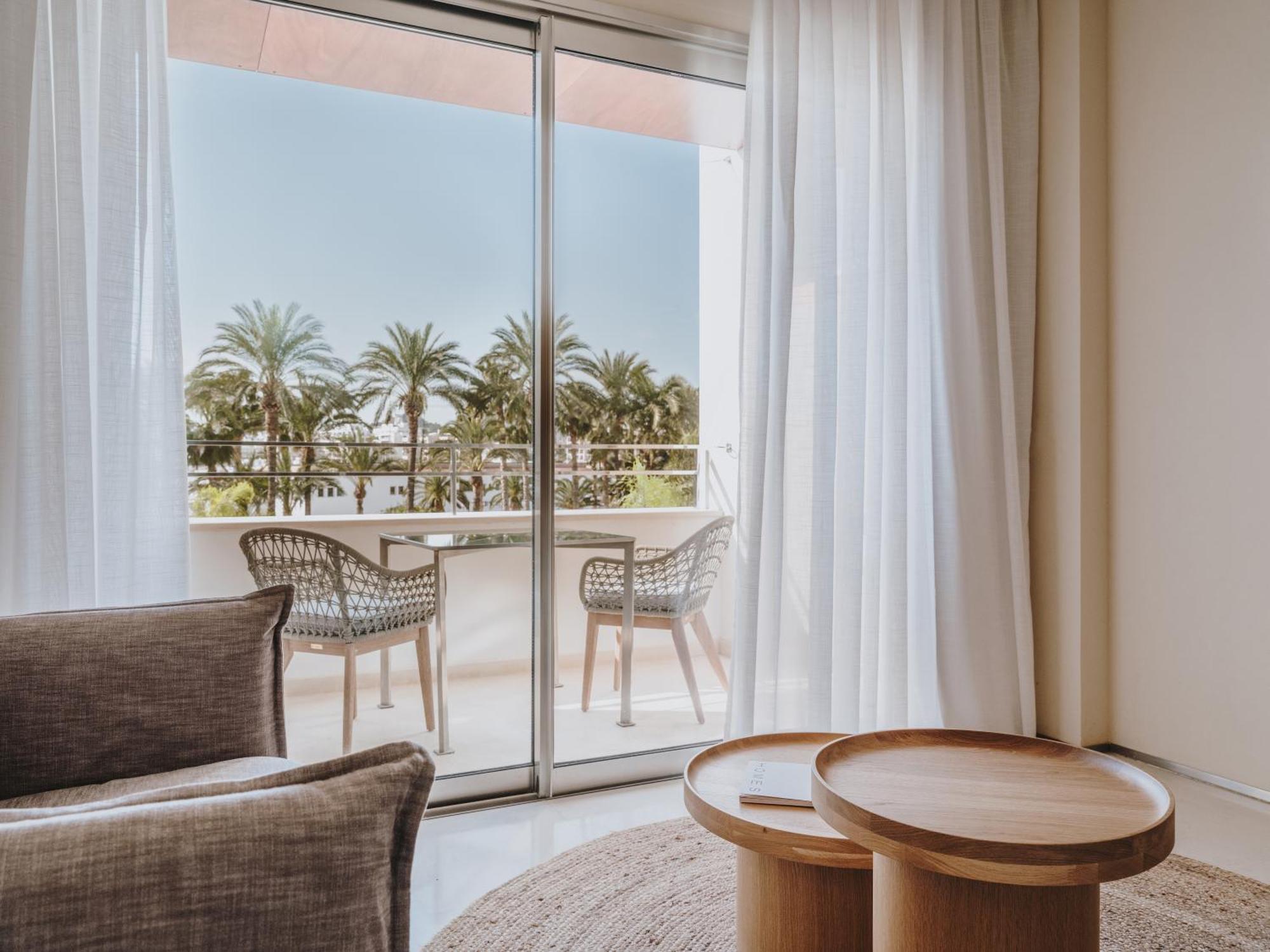 Aguas De Ibiza Grand Luxe Hotel - Small Luxury Hotel Of The World Santa Eularia des Riu Esterno foto