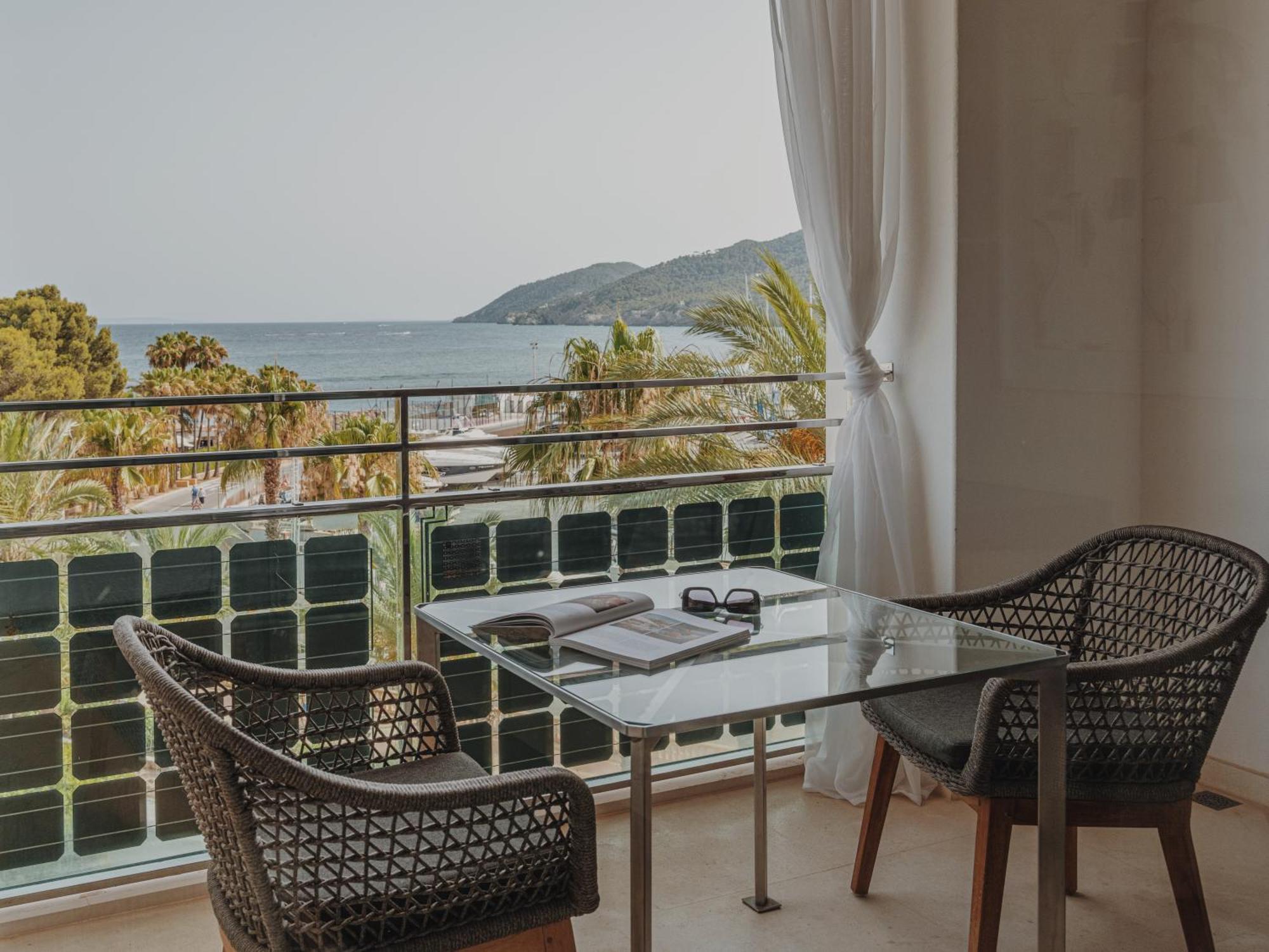 Aguas De Ibiza Grand Luxe Hotel - Small Luxury Hotel Of The World Santa Eularia des Riu Esterno foto
